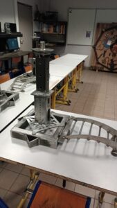 photo représentant un phare réalisé en acier par Titouan dans le cadre de la 2ème épreuve de sélection régionale Bretange de la compétition Worldskills Competition 2025