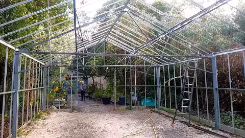 Vue de la serre avant travaux par nos soins et les autres corps de métiers coordonnés par l'agence Gilbert Petibon Architecte
